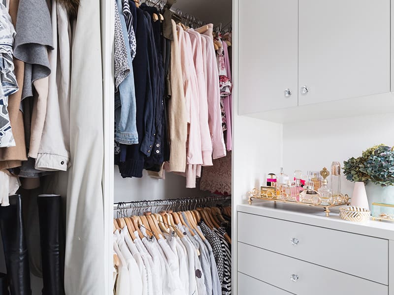 How To Purge Clothes In Your Closet For Good The Well Dressed Life