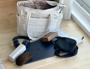 An Affordable, Lightweight Travel Tote