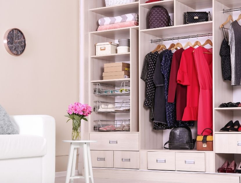 How to Build a Capsule Wardrobe Collection | Simplify Your Style