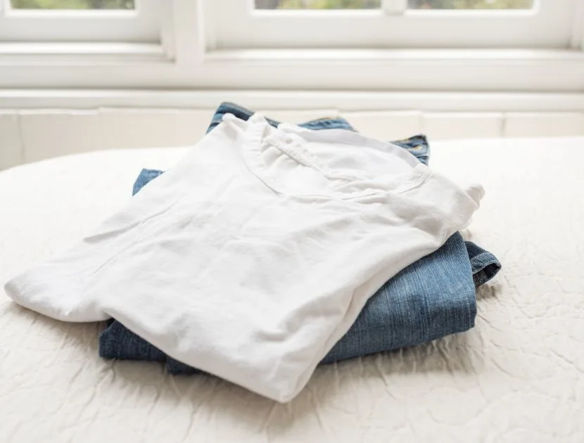 White T-shirt and straight leg jeans for early spring outfits